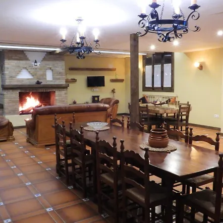 Villa Spacious With Private Pool, Villafranca De Caballeros *